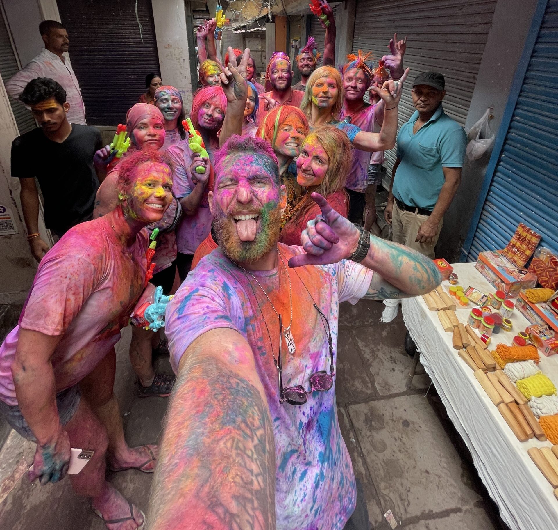 India sviatok Holi Flying Banana