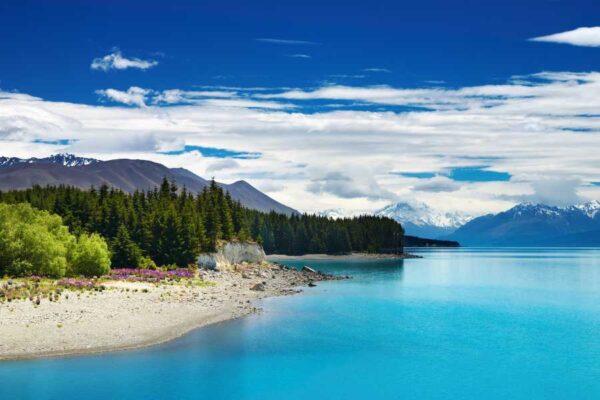 Lake Pukaki s krásnymi výhľadmi na Mt Cook